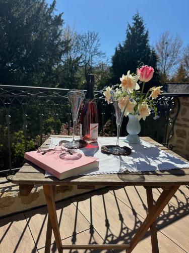 Terrasse de l'Empire des Songes - café au soleil