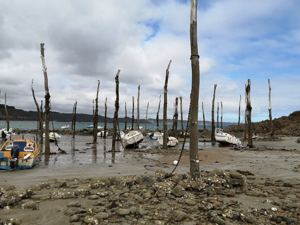 Port de Gwin Zégal près des falaises de Plouha