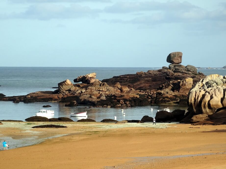 La côte de granit rose à 1 heure des Reflets Roz