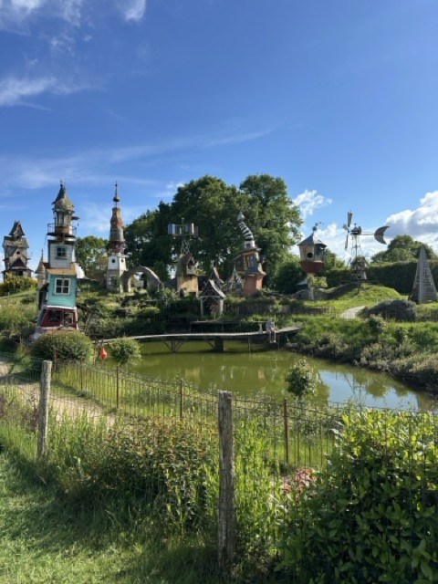 Le Parc du Poète Ferrailleur – lieu insolite à visiter près des Reflets Roz, Côtes-d'Armor