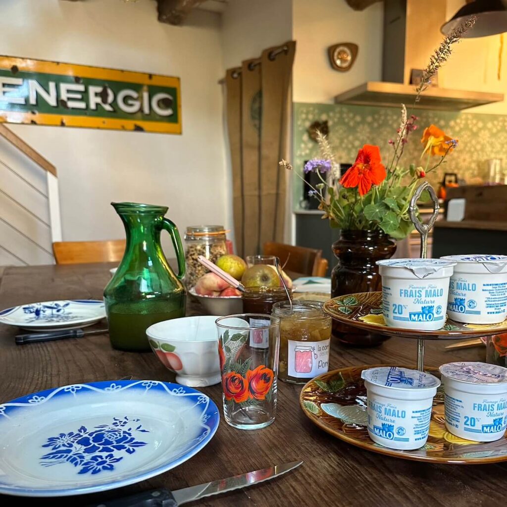 Petit-déjeuner maison et de saison – table d'hôtes végétarienne Les Reflets Roz, Bretagne