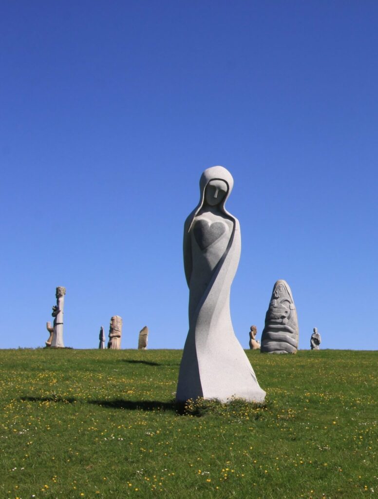 La vallée des Saints - un incontournable de votre séjour aux Reflets Roz en Côtes d'Armor