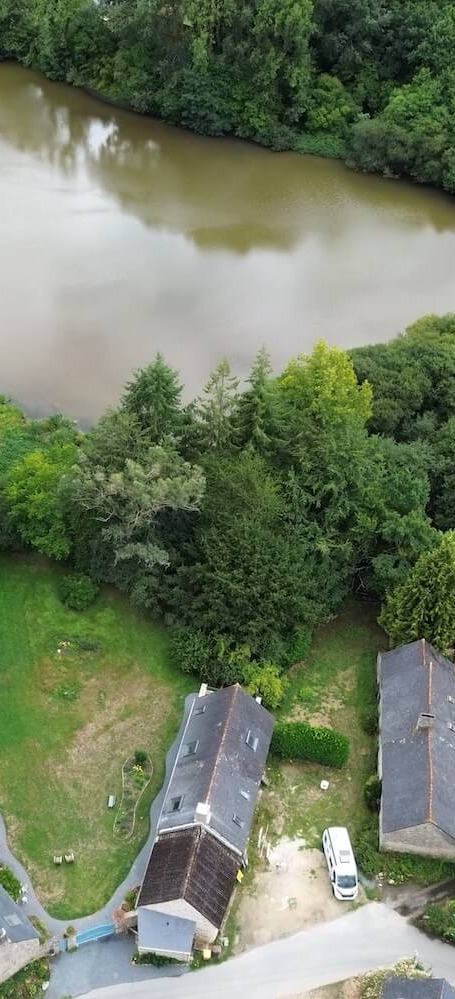 Les Reflets Roz vue d'un drone - chambre d'hôte de caractère en Bretagne