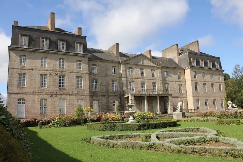 Chateau de Lorges à L'Hermitage Lorges près des Reflets Roz