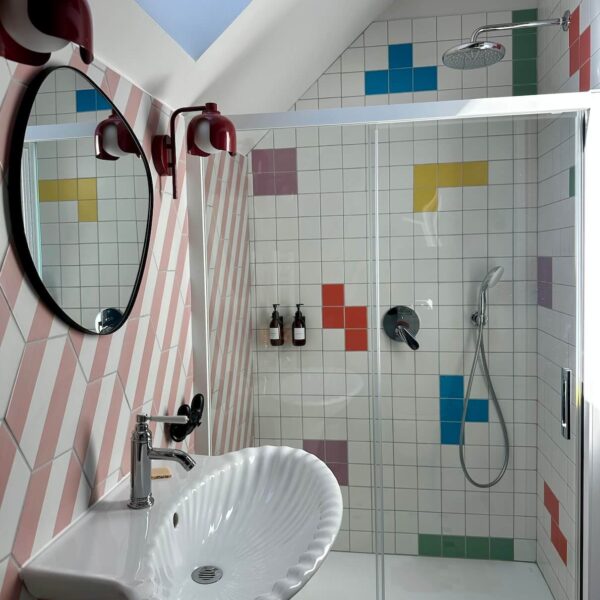 La Nosmélie - salle de bain tetris aux Reflets Roz